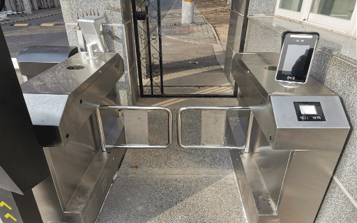 北京某部隊(duì)家屬區(qū)人臉識(shí)別通道+二維碼訪客系統(tǒng)